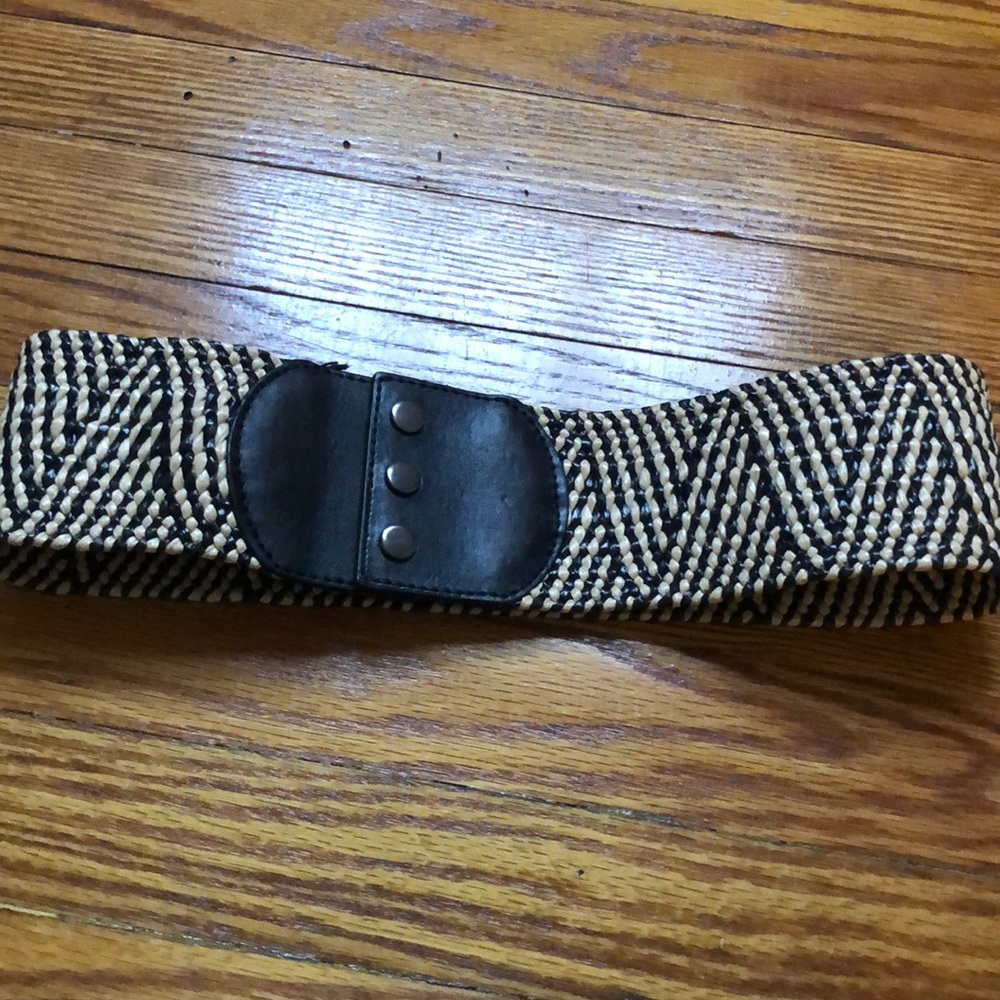 Stretchy wide belt